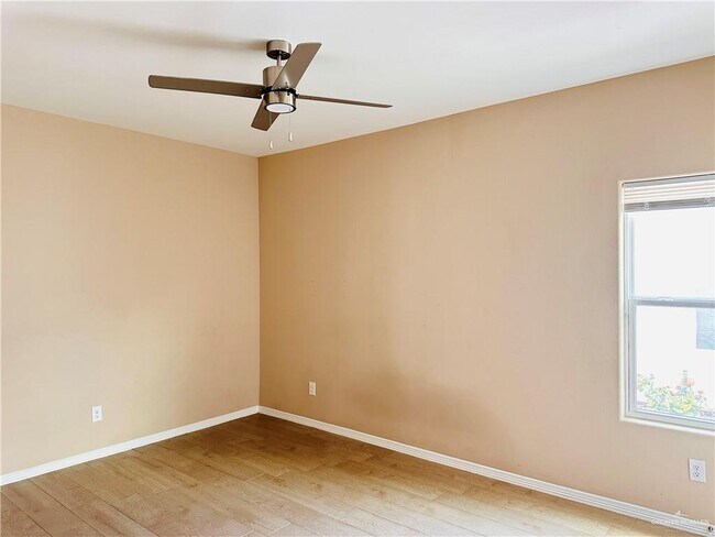 Building Photo - 11 West Dr