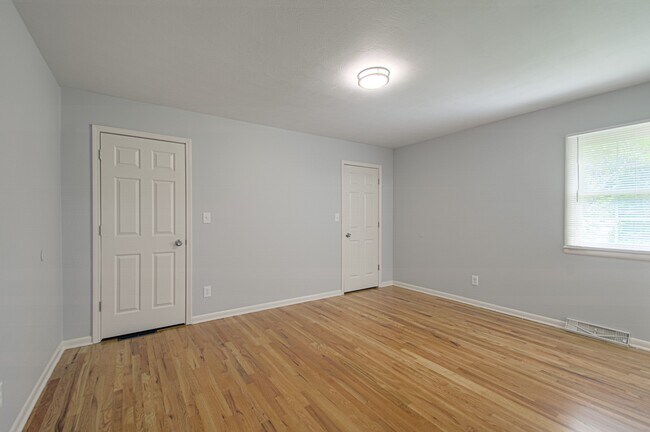 Building Photo - 4711 E 109 Terrace