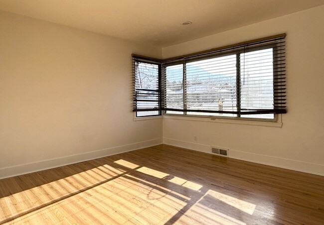 Building Photo - Awesome Sugarhouse Remodel!