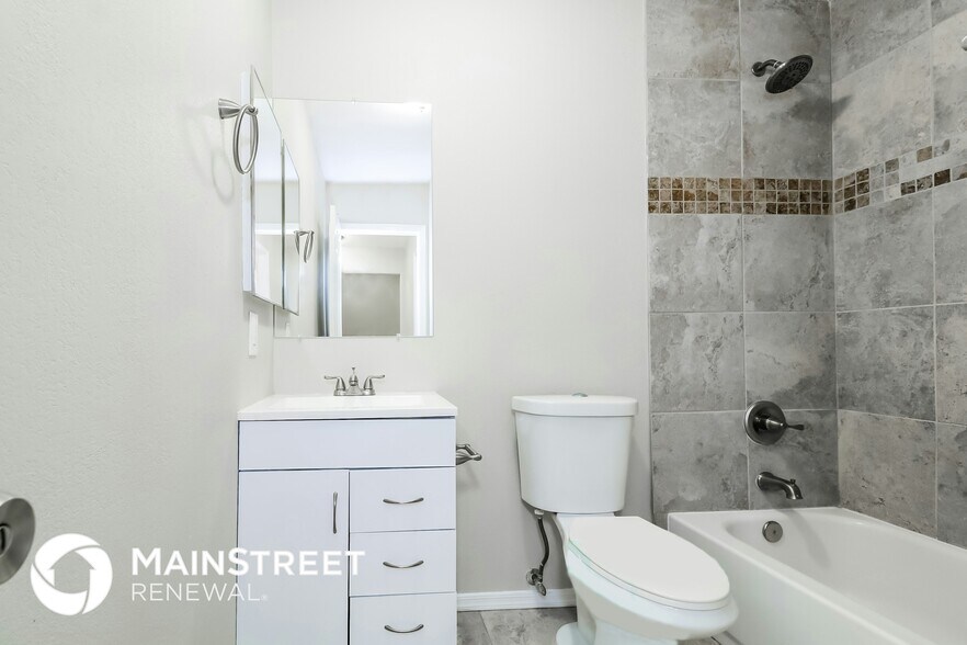 Building Photo - 12519 N Pablo St