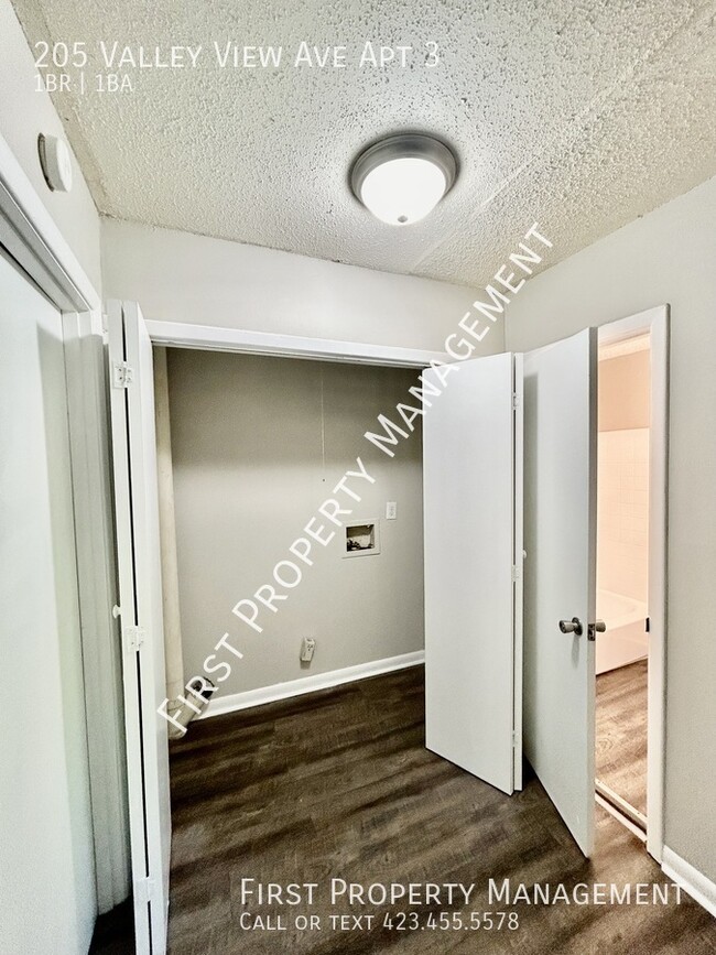 Building Photo - Red Bank 2Bed/1Bath Apartment w/ Laundry H...