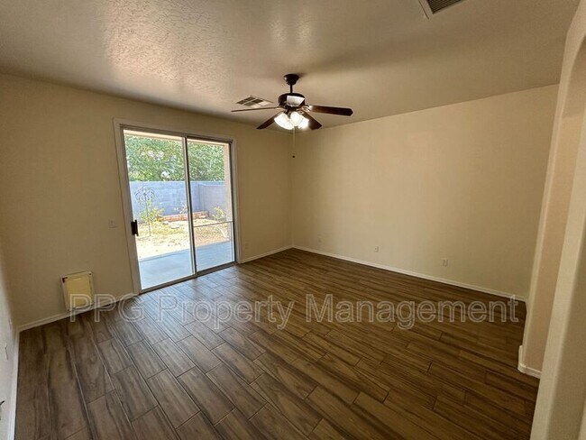 Building Photo - 12407 N 149th Dr