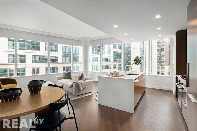 Building Photo - 400 West 61st Street