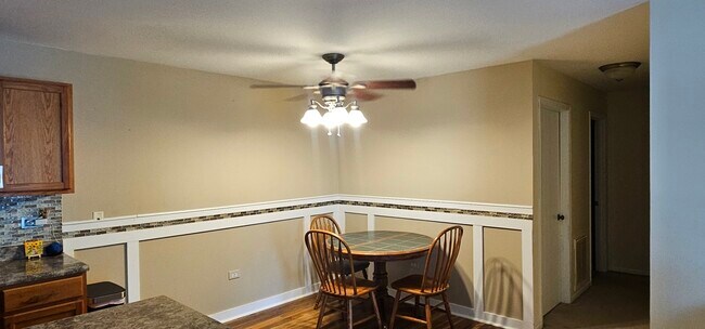Building Photo - 893 Golf Course Rd