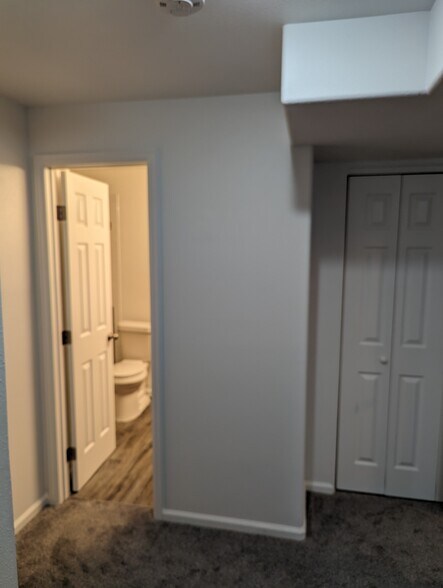 Building Photo - 9464 W Hinsdale Pl