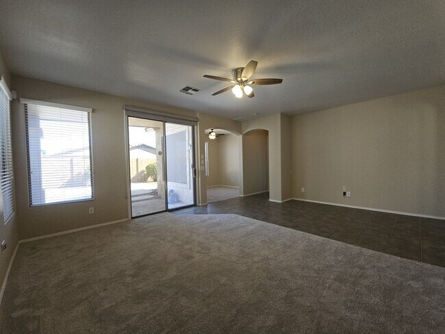 Building Photo - San Tan Valley Home in the Popular Johnson...