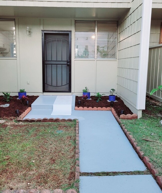 Building Photo - Available July 1, 2026 | A 3 Bedroom, 2.5 bath Townhouse with 2 parking stalls in Hokuala Hale