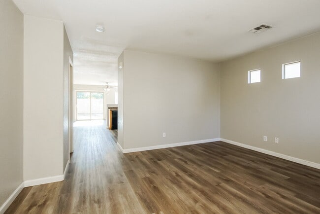 Building Photo - 8345 W Hughes Dr