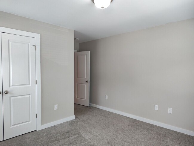 Building Photo - Move-in ready 4-bedroom, 2.5-bathroom home!