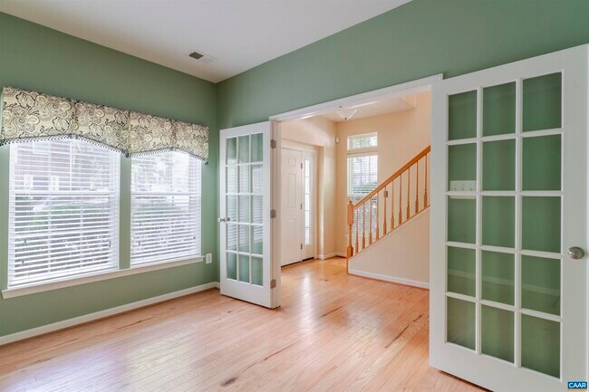 Building Photo - 934 Bing Ln