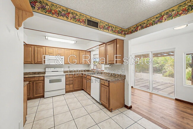 Building Photo - 9847 W Wrangler Dr