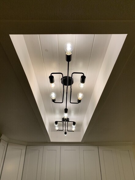 Building Photo - 8124 Marina Pacifica Dr N