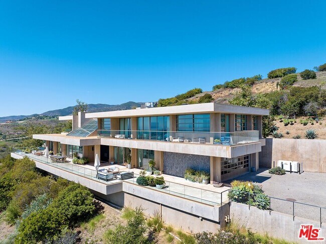Building Photo - 27316 Winding Way