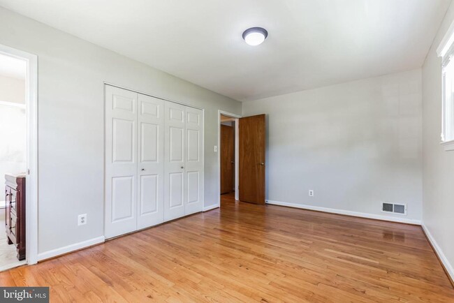 Building Photo - 8615 Regor Ln