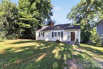 Building Photo - 148 S Smallwood Pl