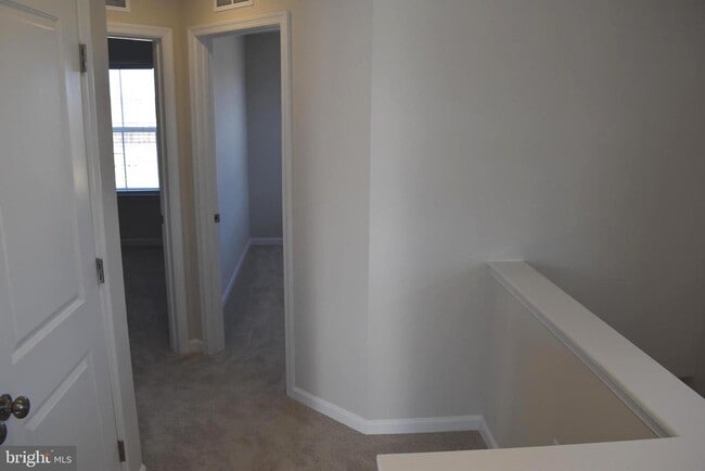 Building Photo - 224 Swan Fld Ave