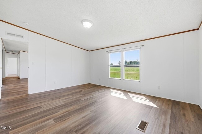 Building Photo - 1385 Live Oak Rd