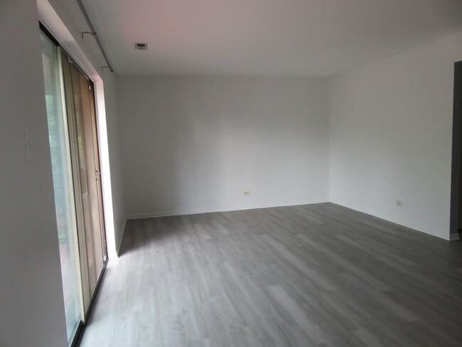 Building Photo - 607 Carroll Pkwy