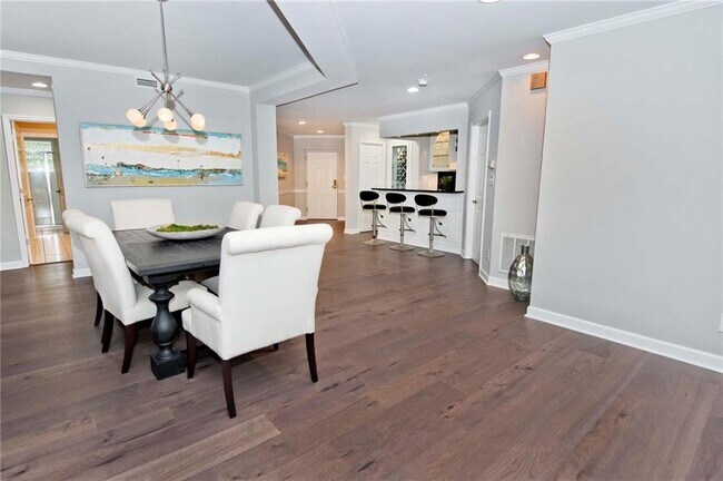 Building Photo - 6740 Spirit Lake Dr