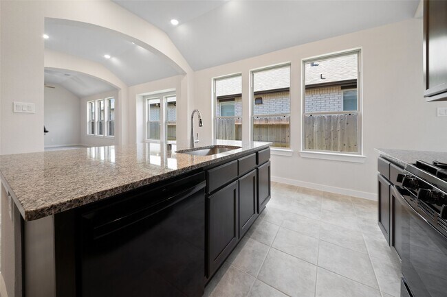 Building Photo - 820 Sendero Trail