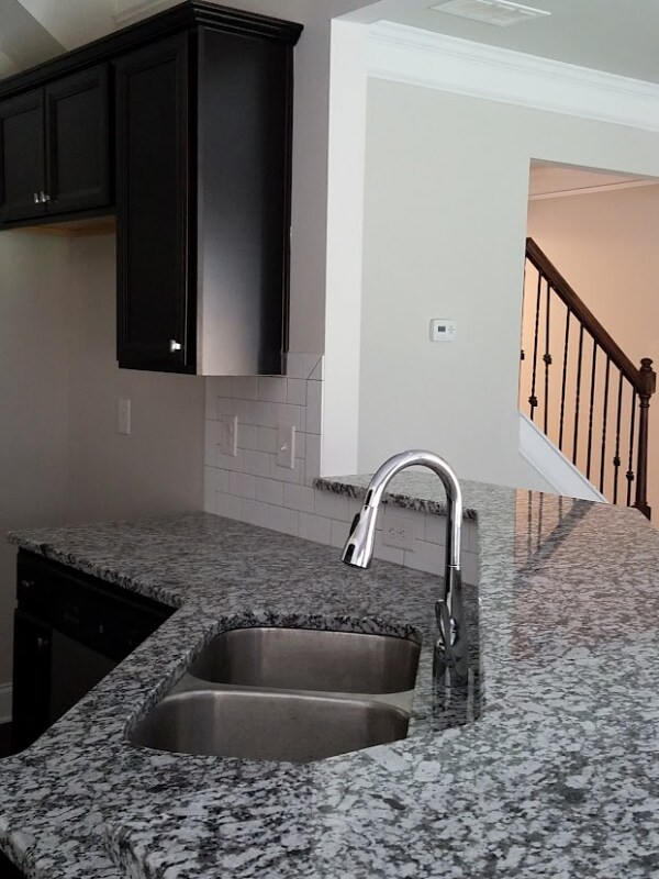 Building Photo - 3130 Cross Creek Dr