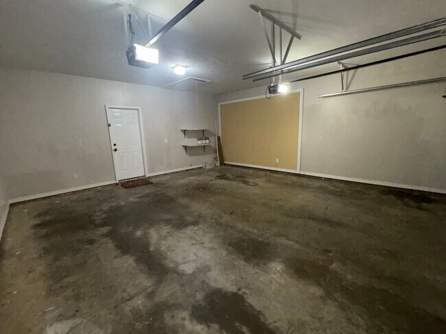 Building Photo - For Rent in Brandon School District!