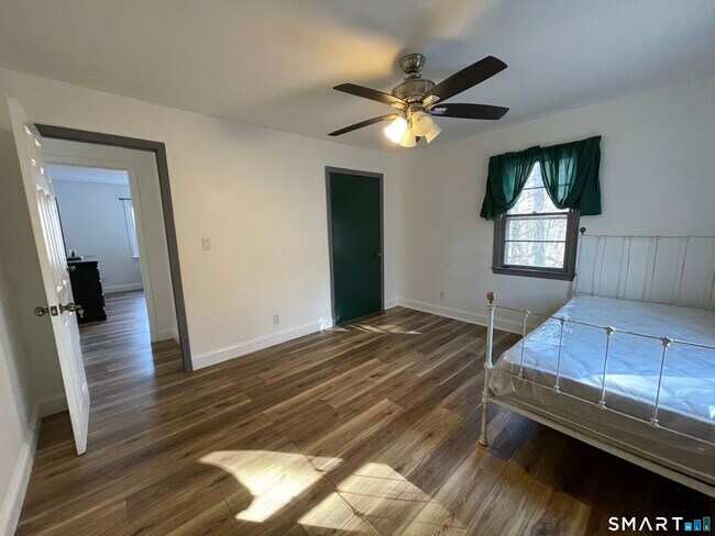 Building Photo - 37 Long Meadow Rd