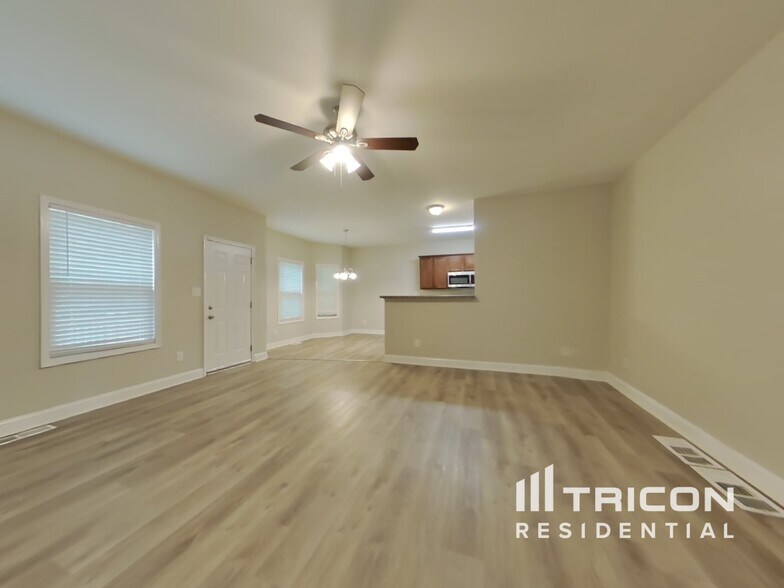 Building Photo - 124 Kings Crossing Ct