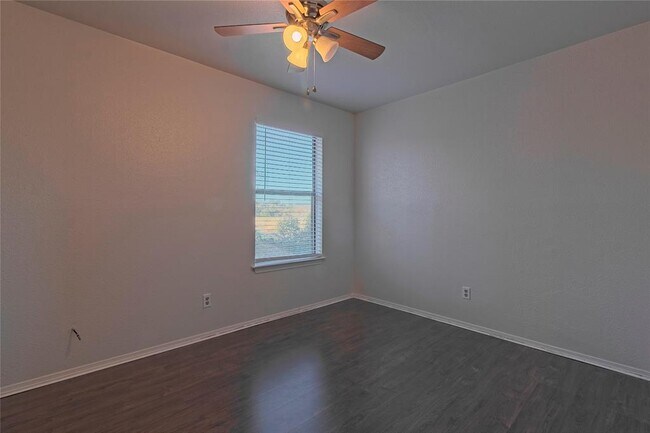 Building Photo - 3004 Whisper Oaks Ln