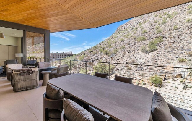 Building Photo - 5000 N Camelback Rdg Dr