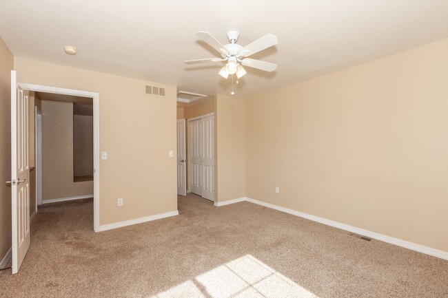 Building Photo - Spacious 3-Bedroom Townhome in Prime South...