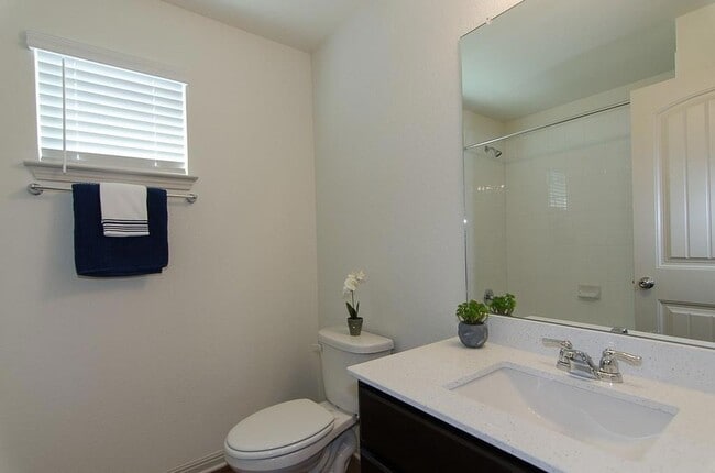 Building Photo - 409 Otto Ave