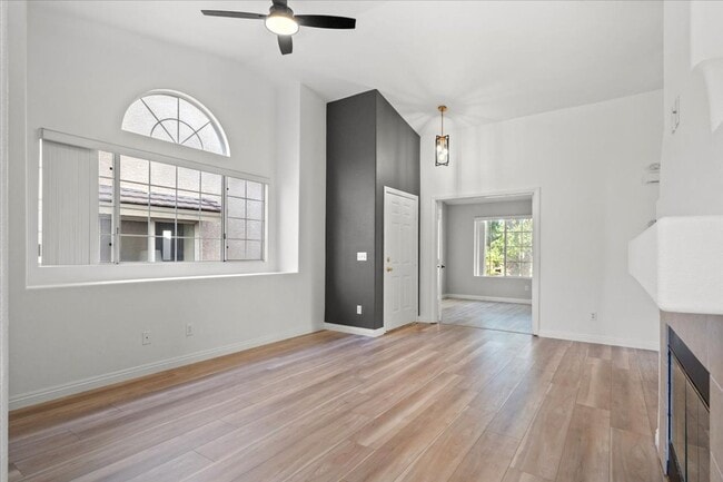Building Photo - 9736 Double Rock Dr