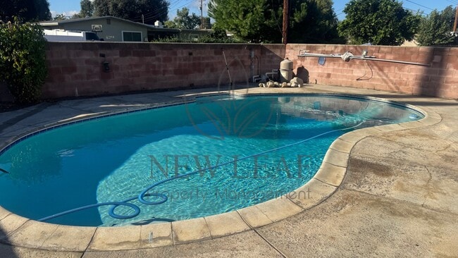 Building Photo - 1444 E Colton Ave