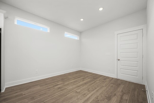 Building Photo - 2626 Unitas Dr