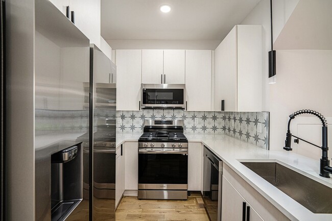 Building Photo - 2927 W 28th Ave