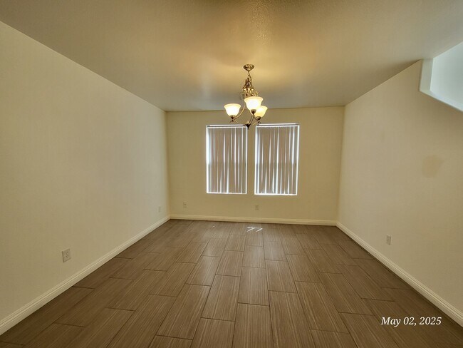 Building Photo - 6764 Grandview Ridge Ave