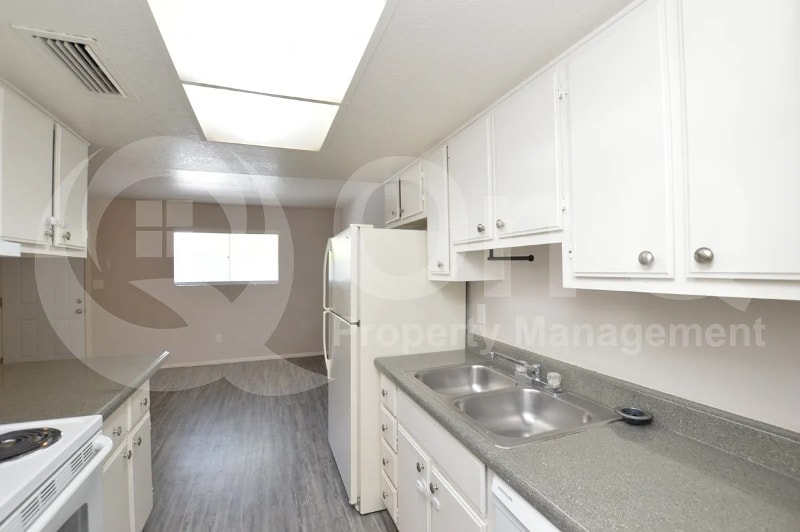 Building Photo - 3004 E Waltann Ln