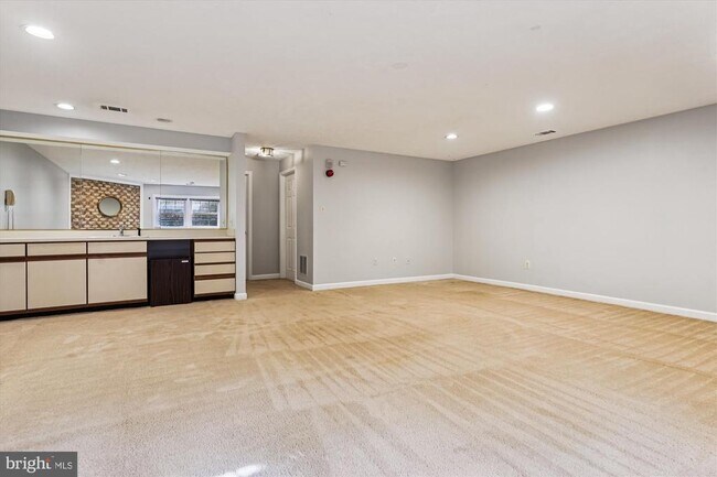 Building Photo - 6267 Masefield Ct