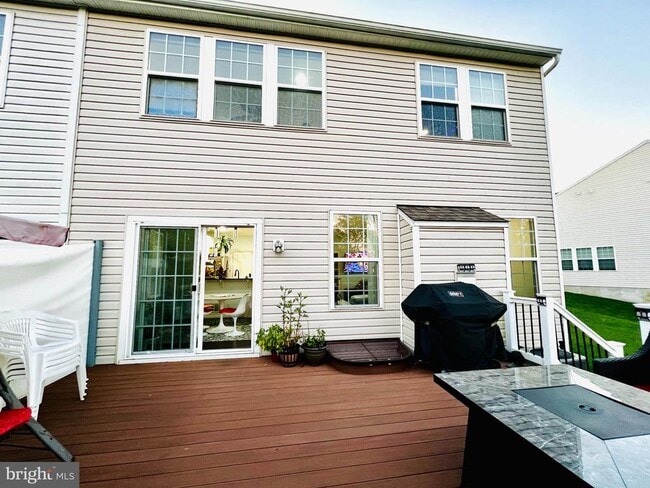Building Photo - 209 Sills Ln