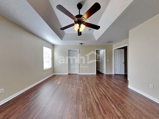 Building Photo - 2065 Home Again Rd