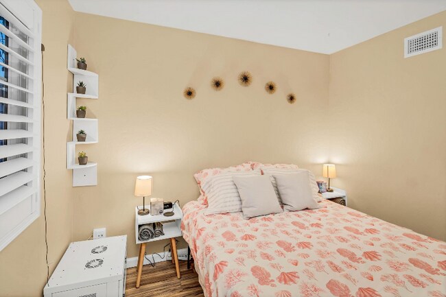 Building Photo - 8666 Capricorn Way