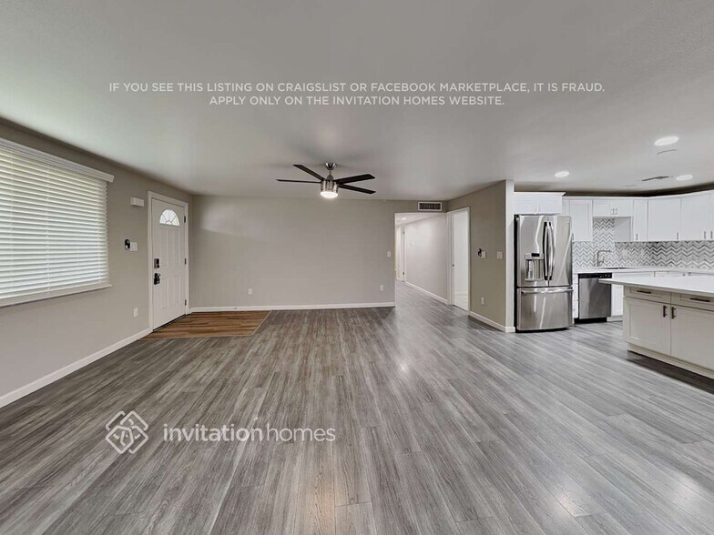 Building Photo - 1705 W Thunderbird Rd