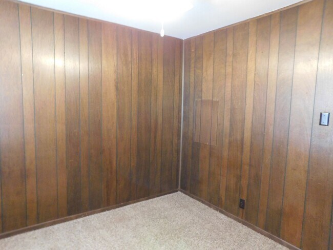 Building Photo - Cute 2 bedroom 1 bath duplex in El Dorado,...
