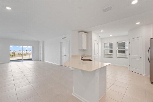 Building Photo - 3028 Namaste Dr