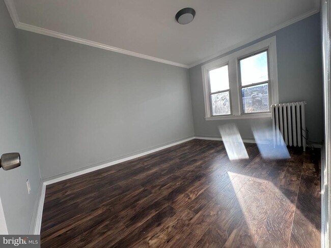 Building Photo - 1609 S 28th St