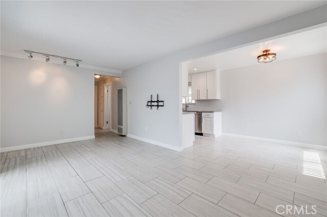Building Photo - 205 13th St