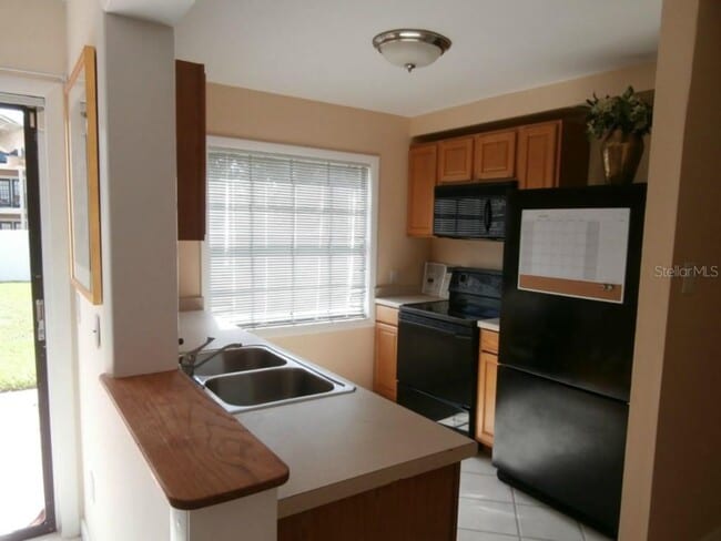 Building Photo - 2/2 Townhome UCF area