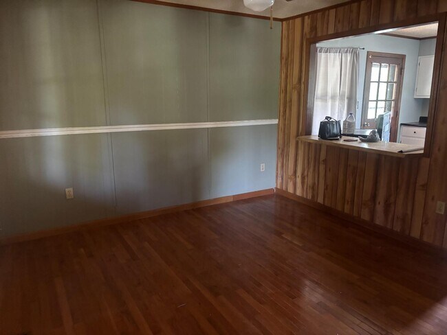 Building Photo - 238 Paramount Dr