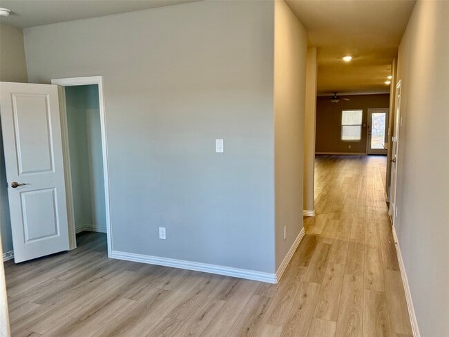 Building Photo - 2288 Clf Spgs Dr